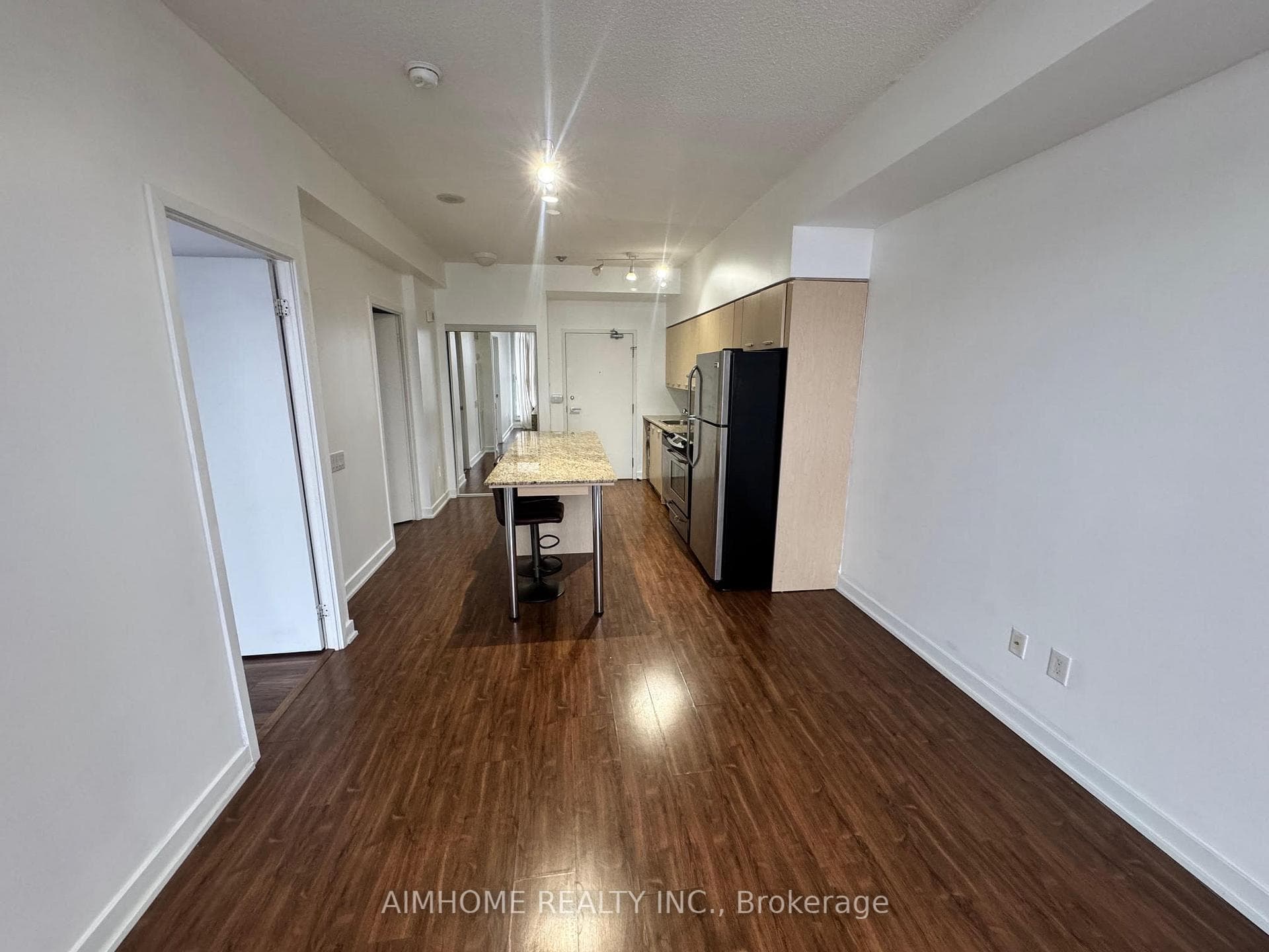 33 Singer Court Unit 2106 photo 4