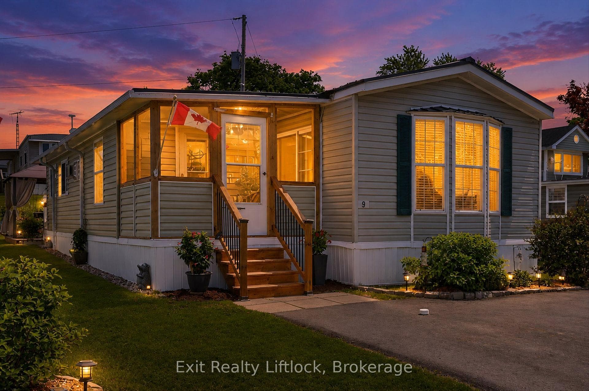 9 Poplar Drive photo 1