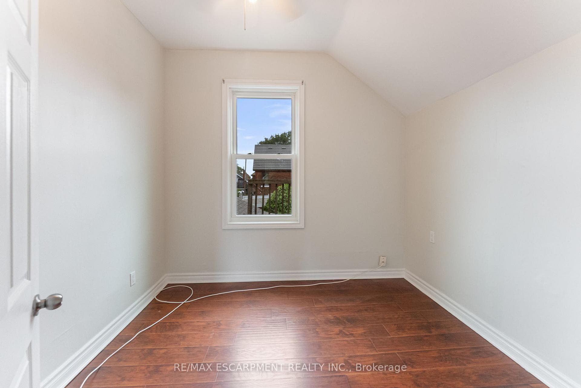 208 East Avenue photo 11