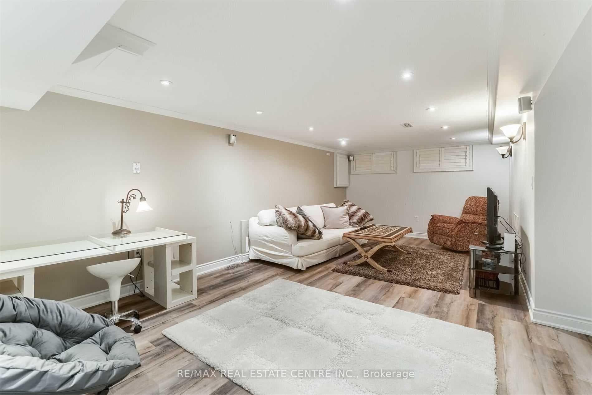 41 Clearside Place photo 33
