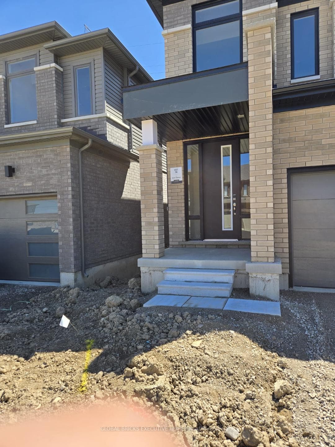11 Poett Avenue photo 3