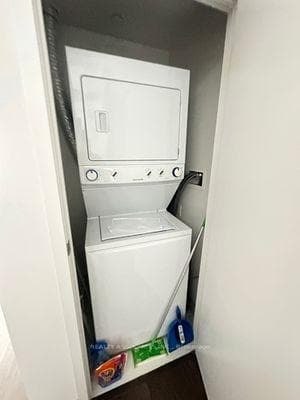 89 dunfield Avenue Unit 1809 photo 10