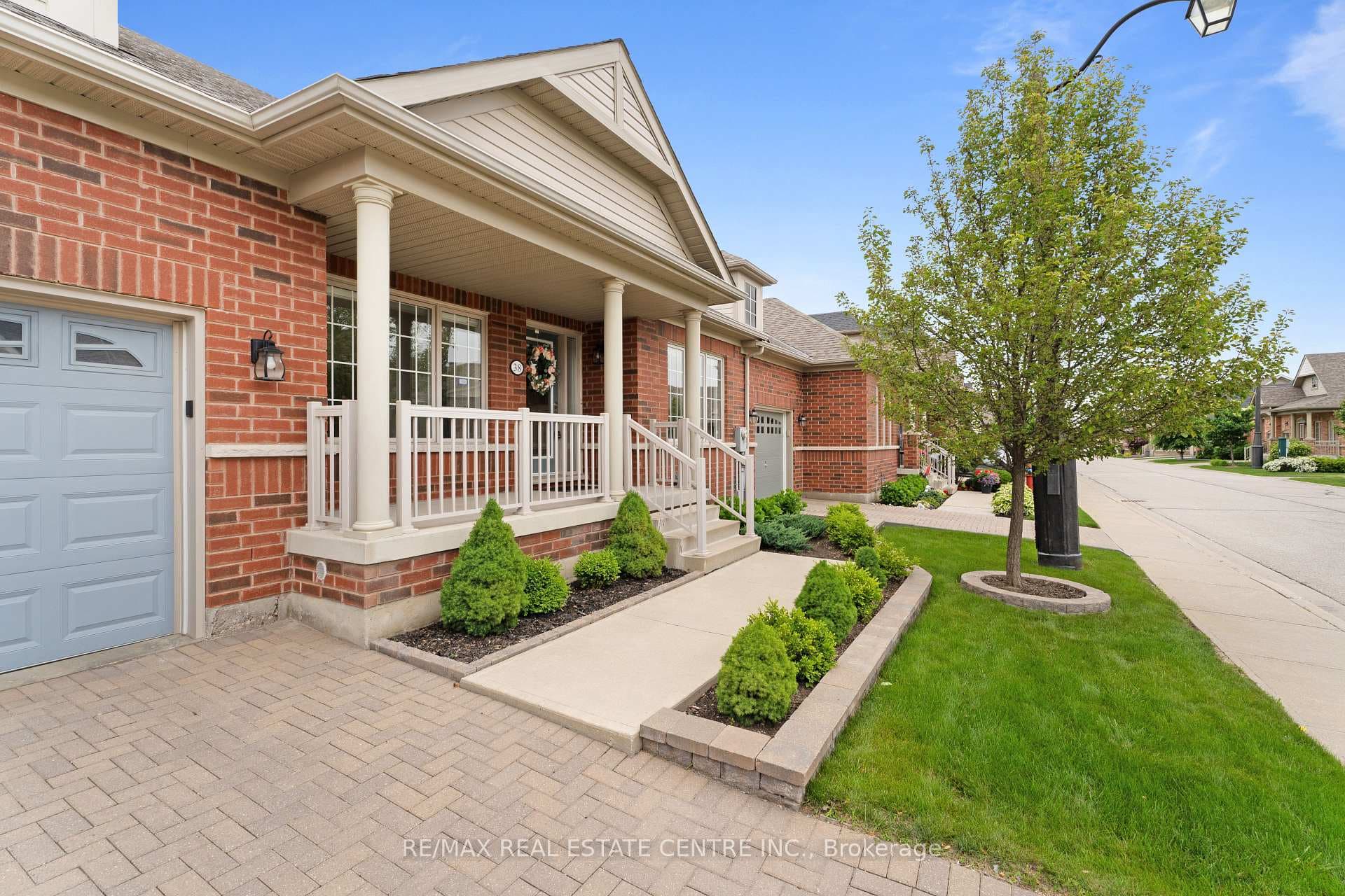 38 Muzzo Drive photo 3