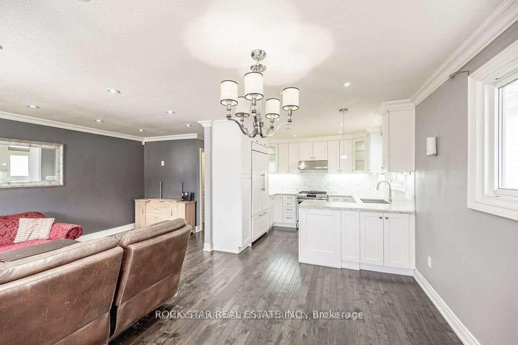 11 Aterno Drive Unit Upper photo 5
