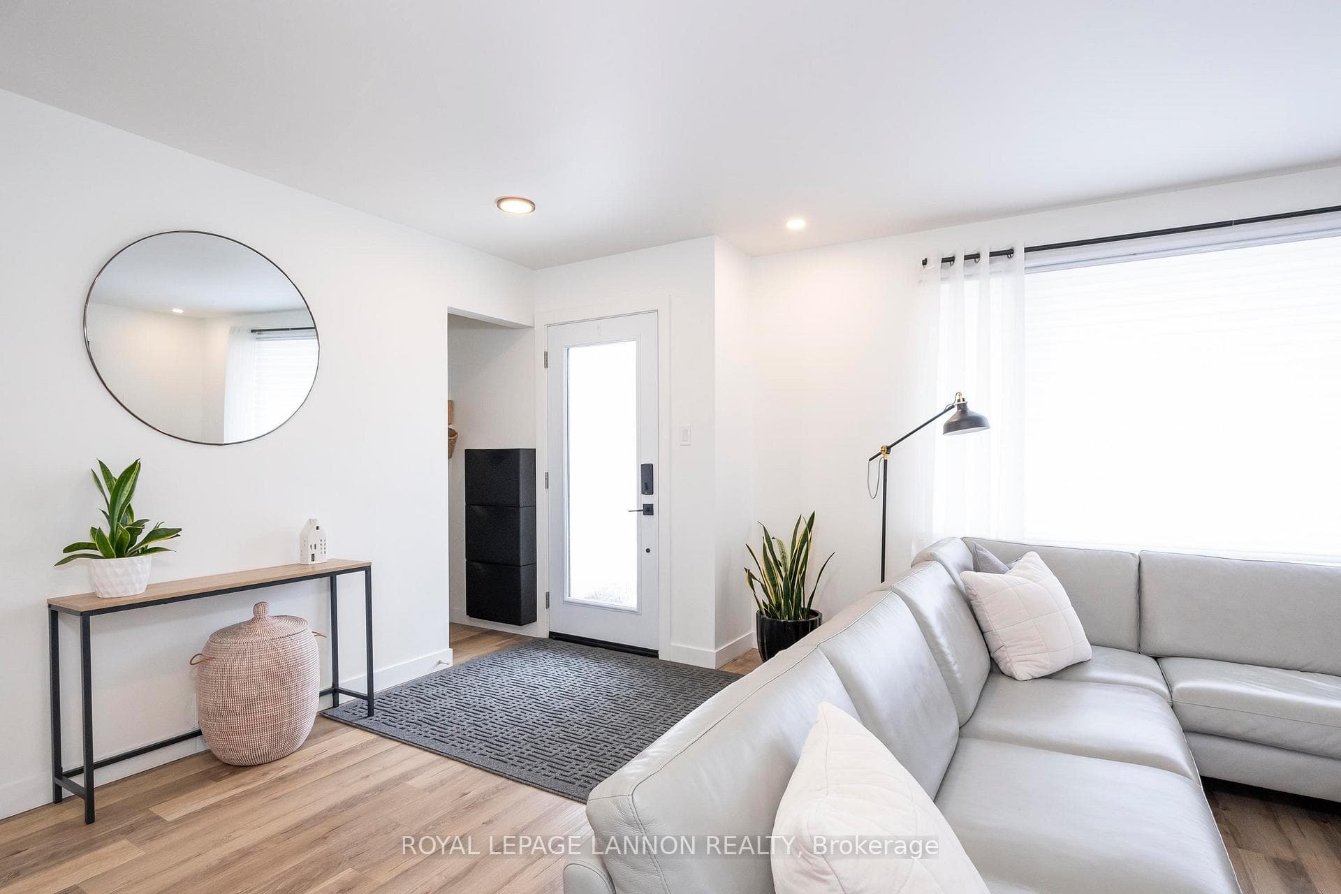 381 RIVER Street photo 15