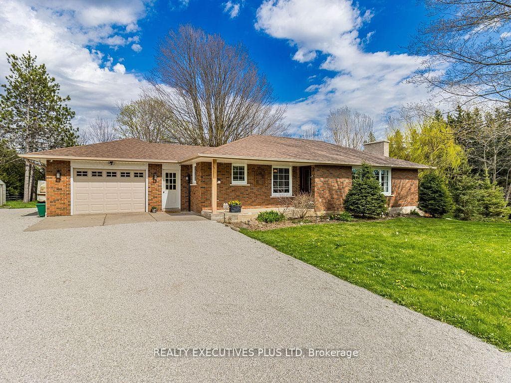 936125 Airport Road photo 2