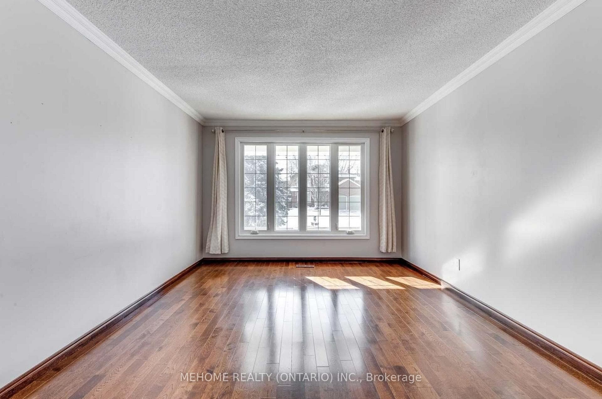 2065 Madden Boulevard photo 4