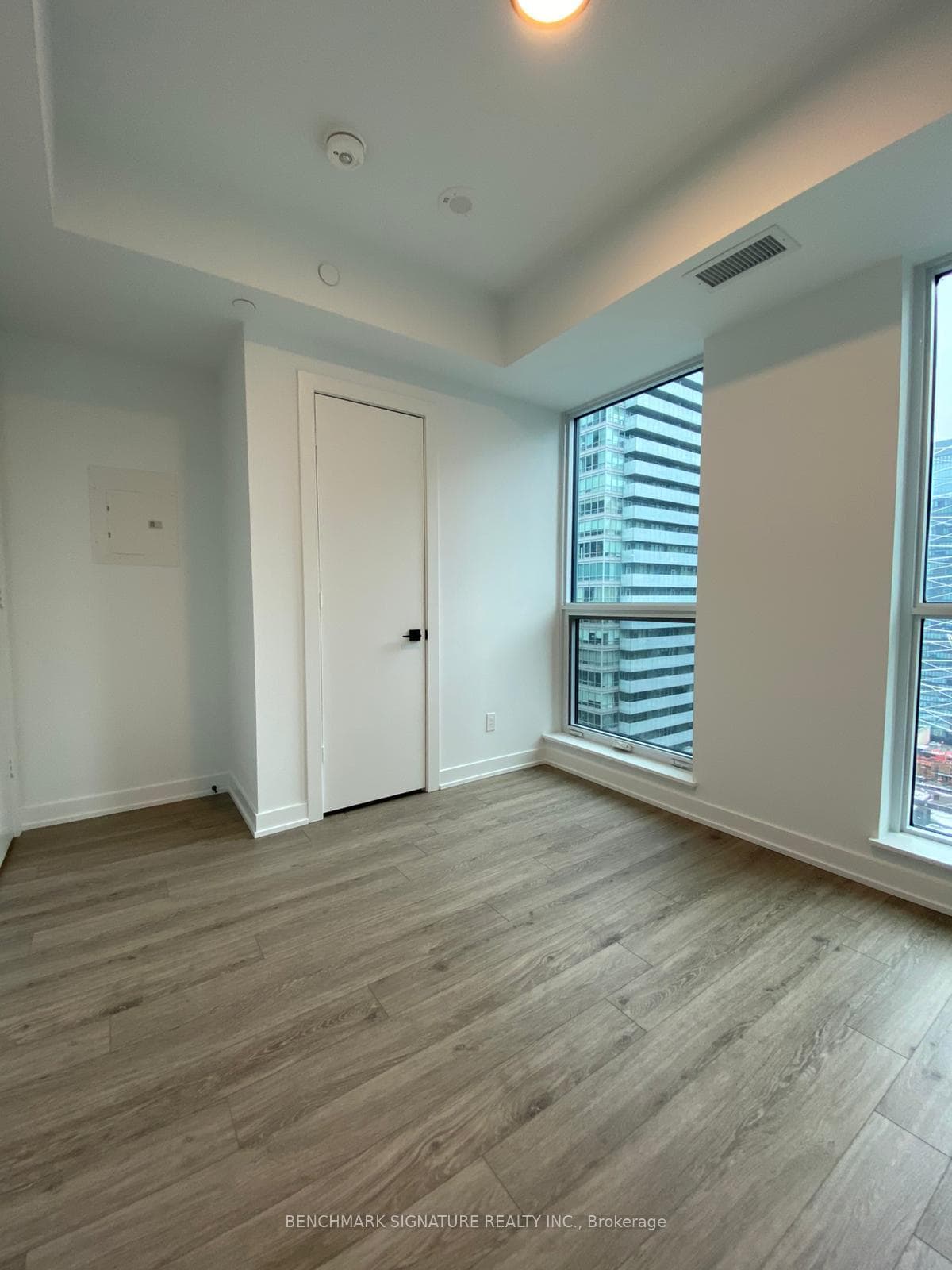 327 King Street Unit 2808 photo 6