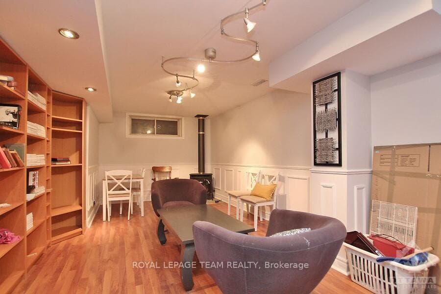 137 STONEWAY Drive photo 17