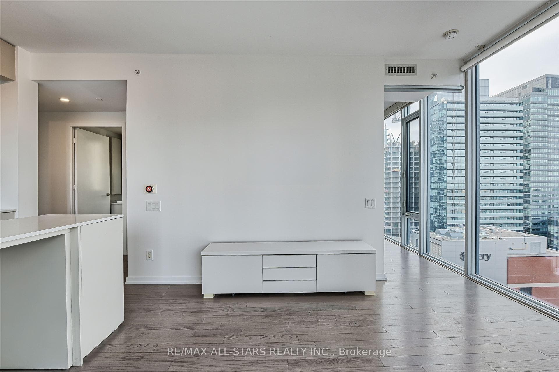 101 Peter Street Unit 2011 photo 11