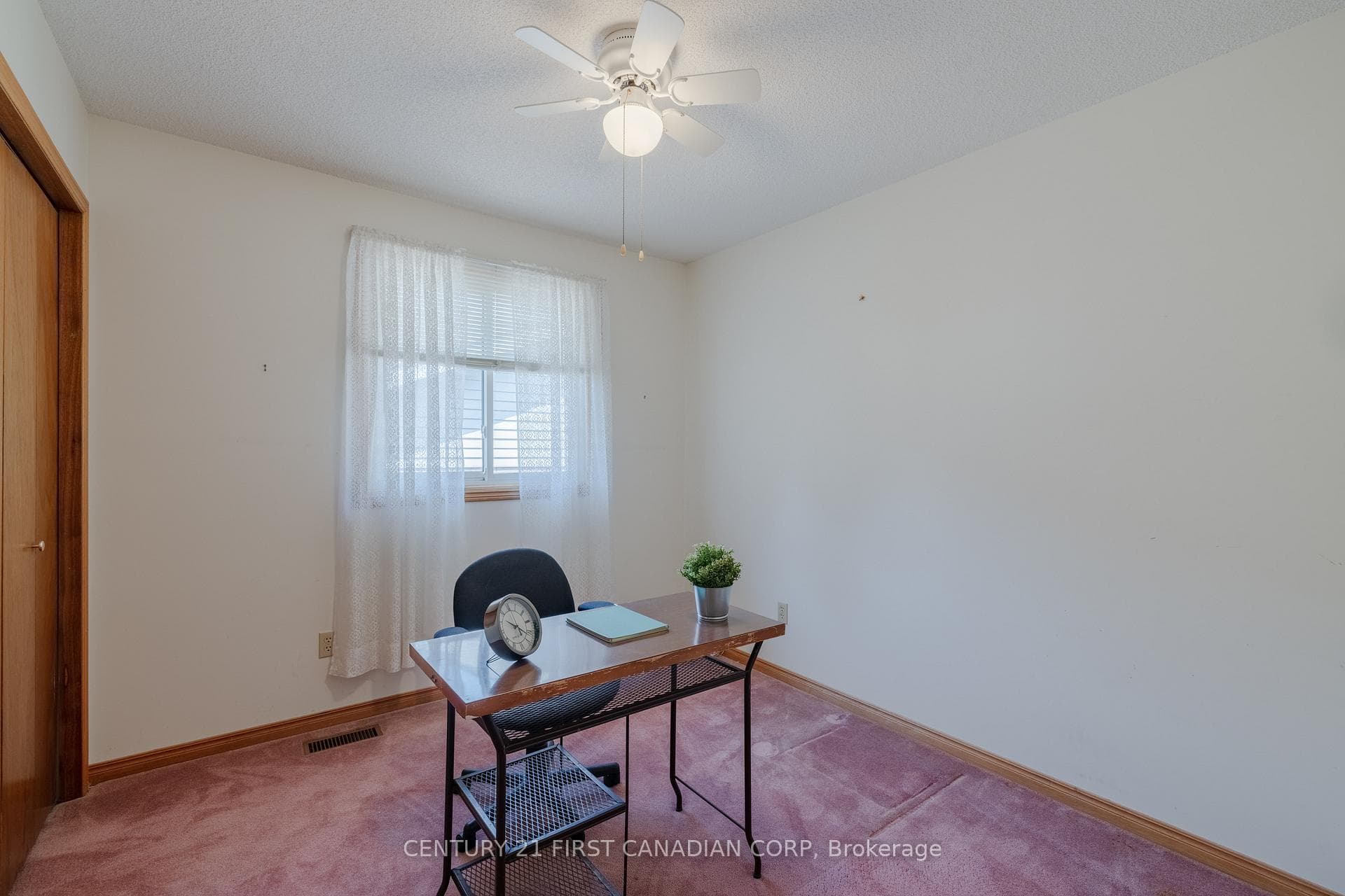90 Bradley Avenue photo 17