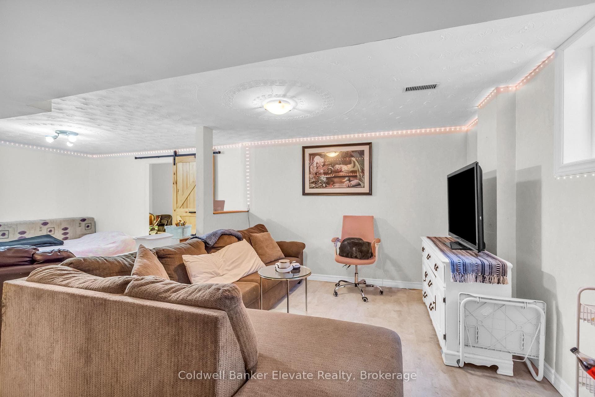 359 Lexington Road photo 33