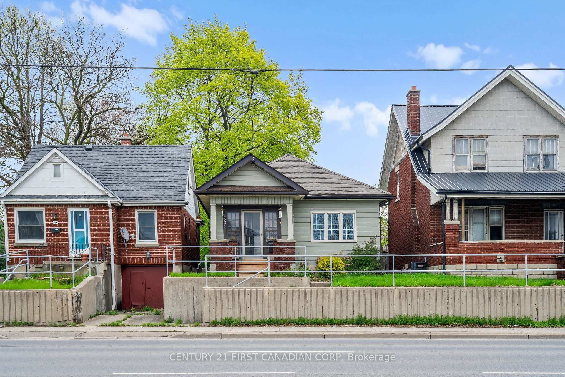 594 Highbury Avenue photo 1
