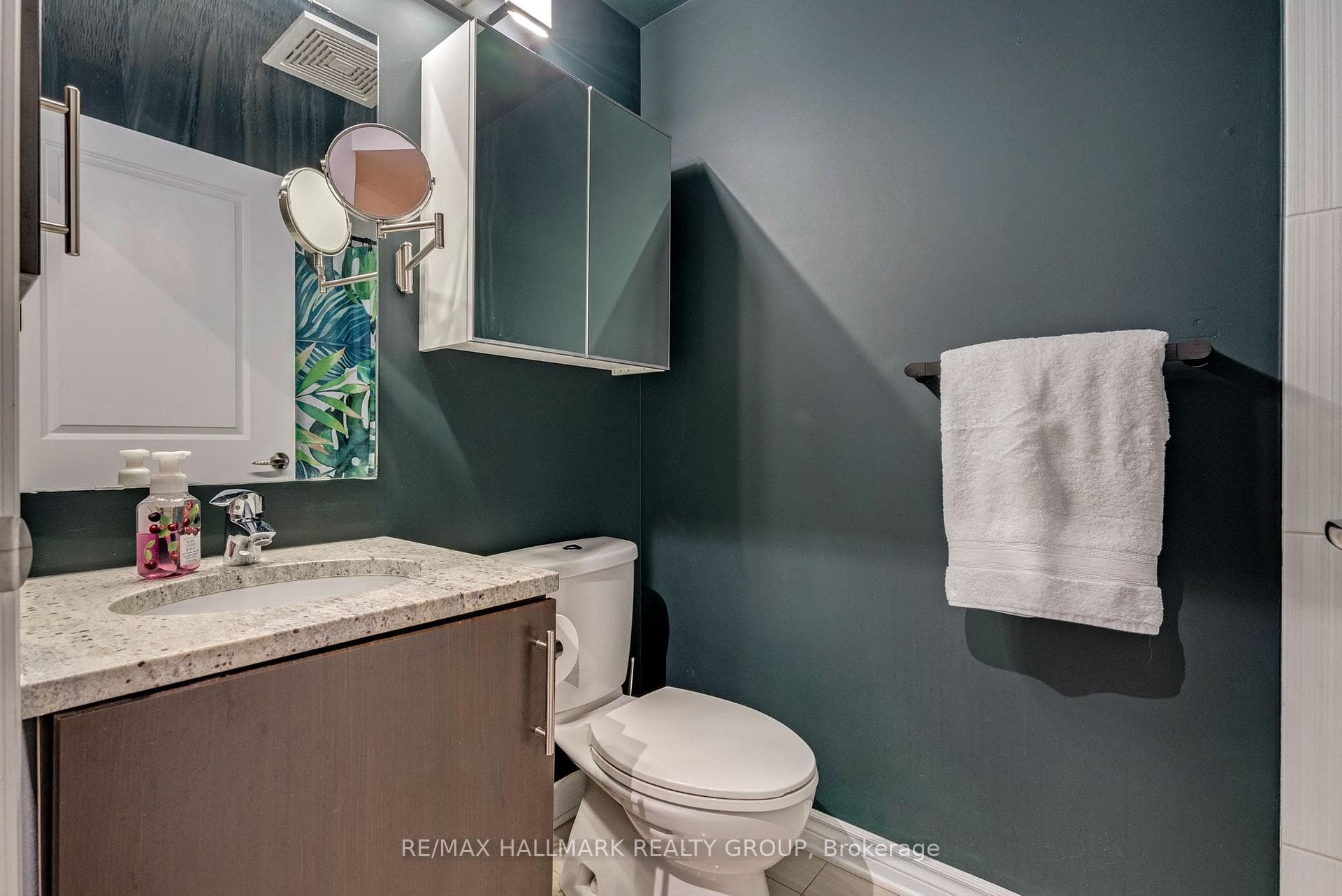 429 Kent Street Unit 105 photo 13