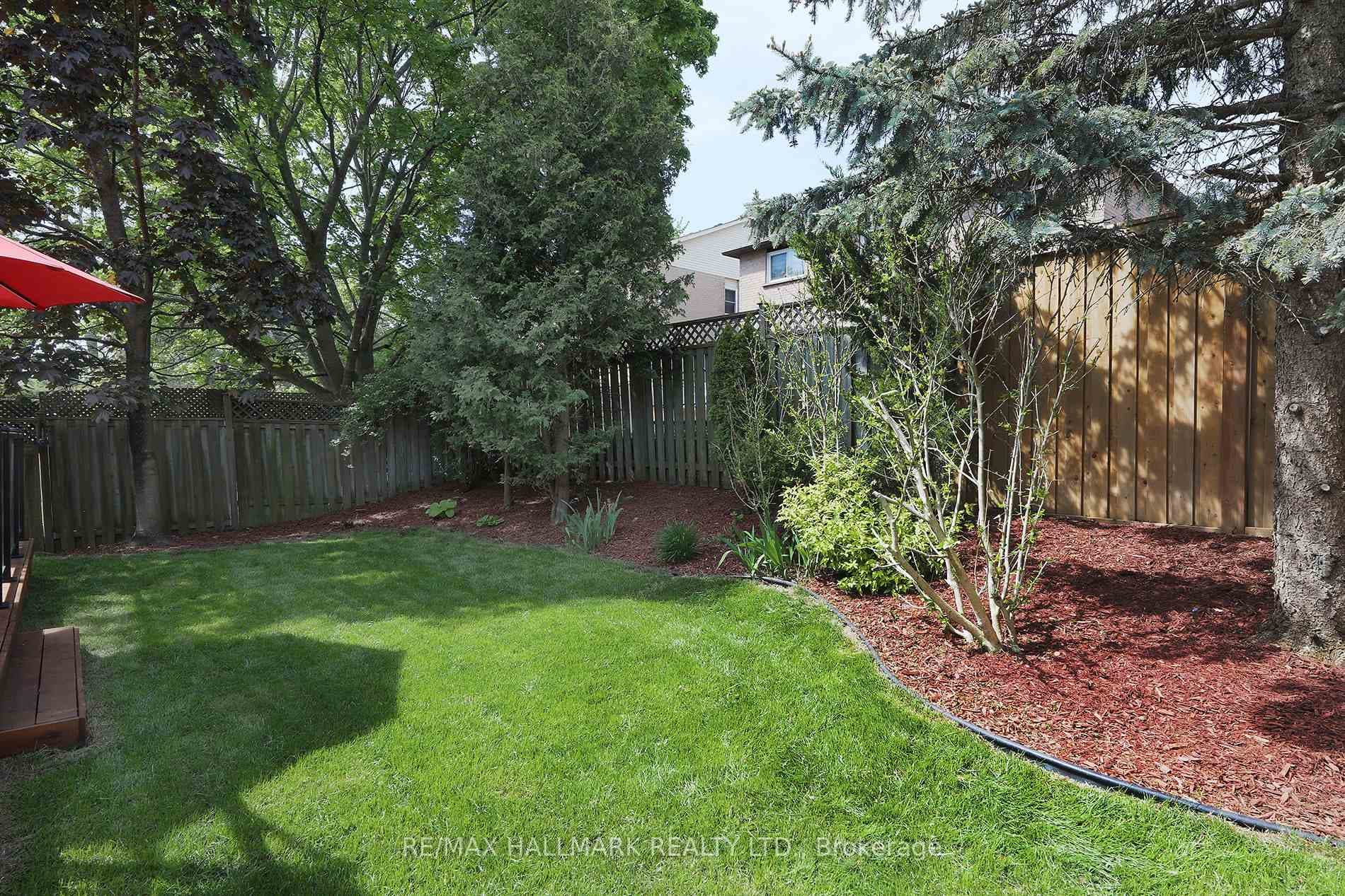 12 Bowes Garden Court photo 39