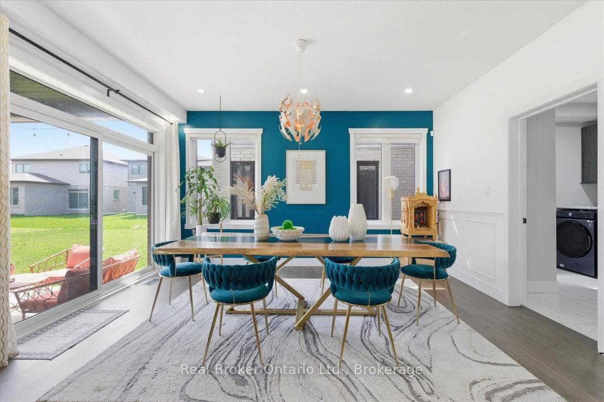 92 Moon Crescent photo 12