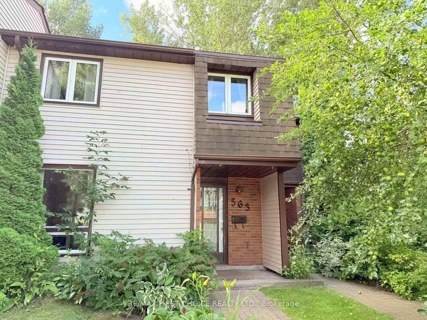 563 Pasteur Road photo 1