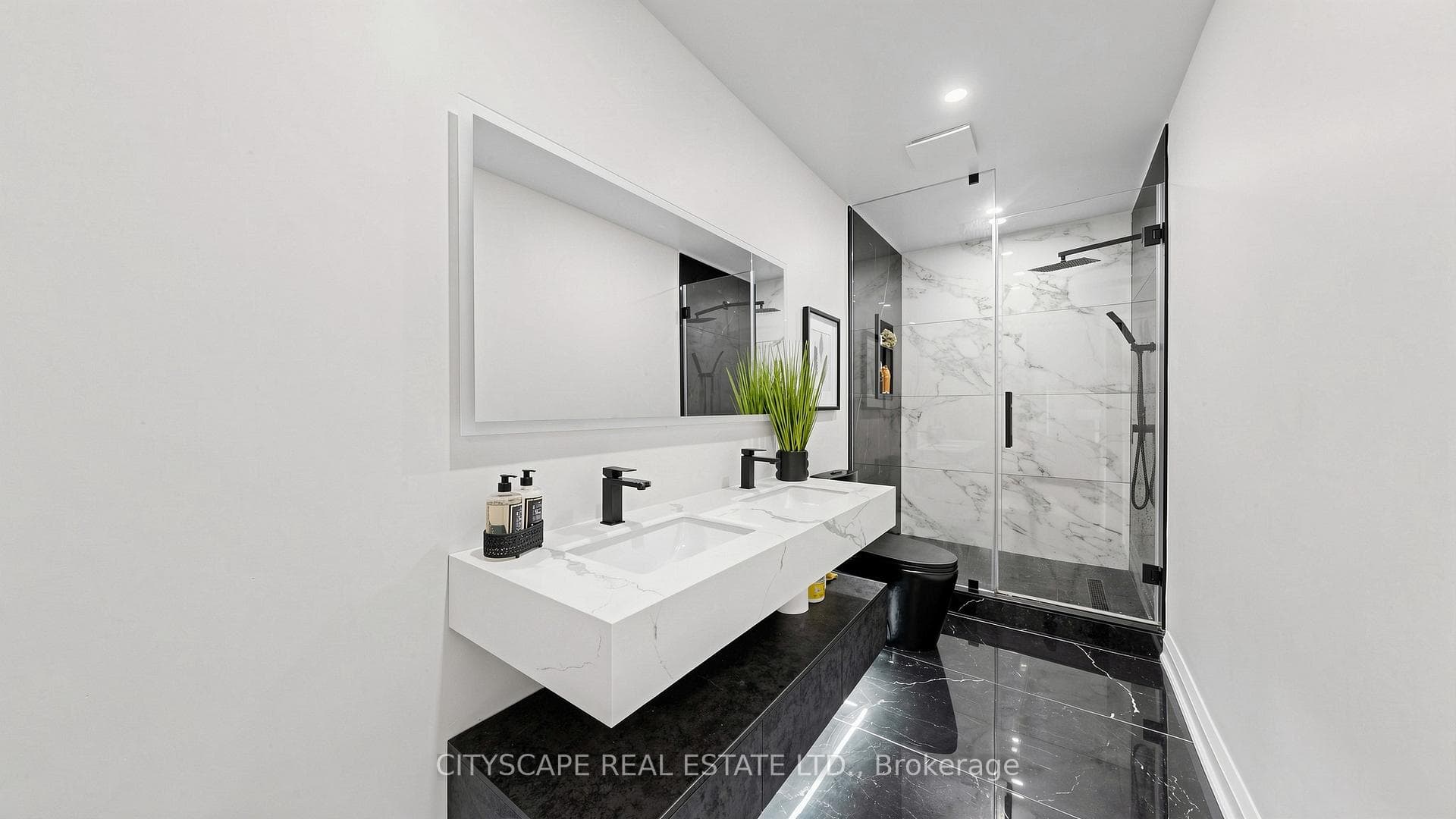 5 Lemsford Drive photo 37