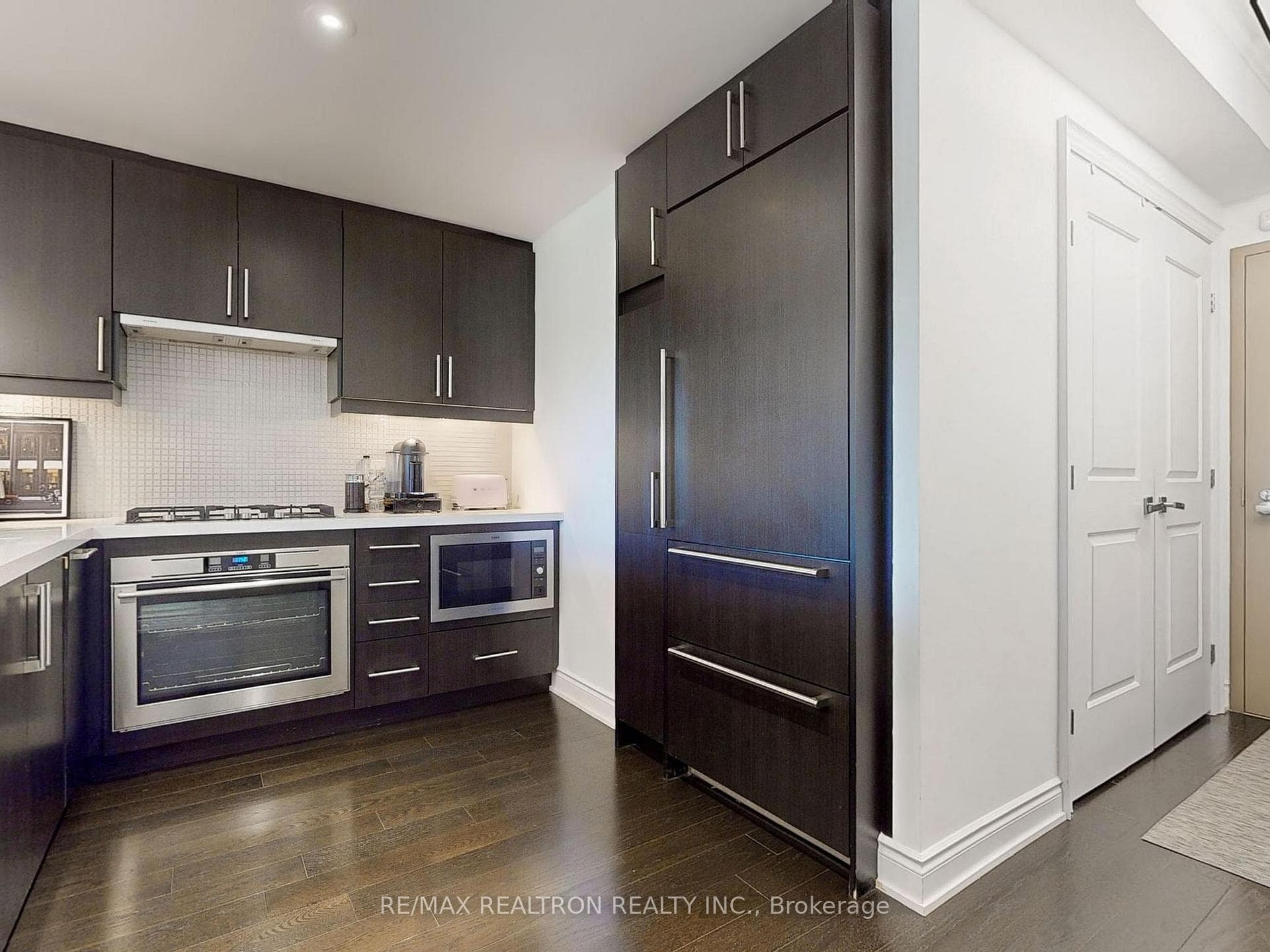 3500 Lakeshore Road Unit 312 photo 9