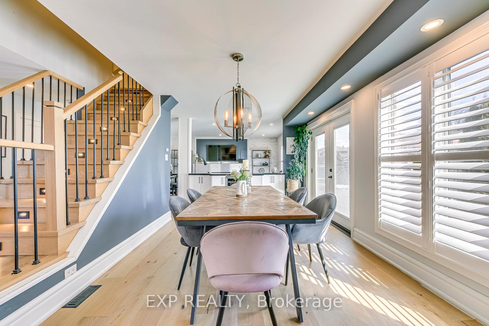 322 Mary Street photo 14