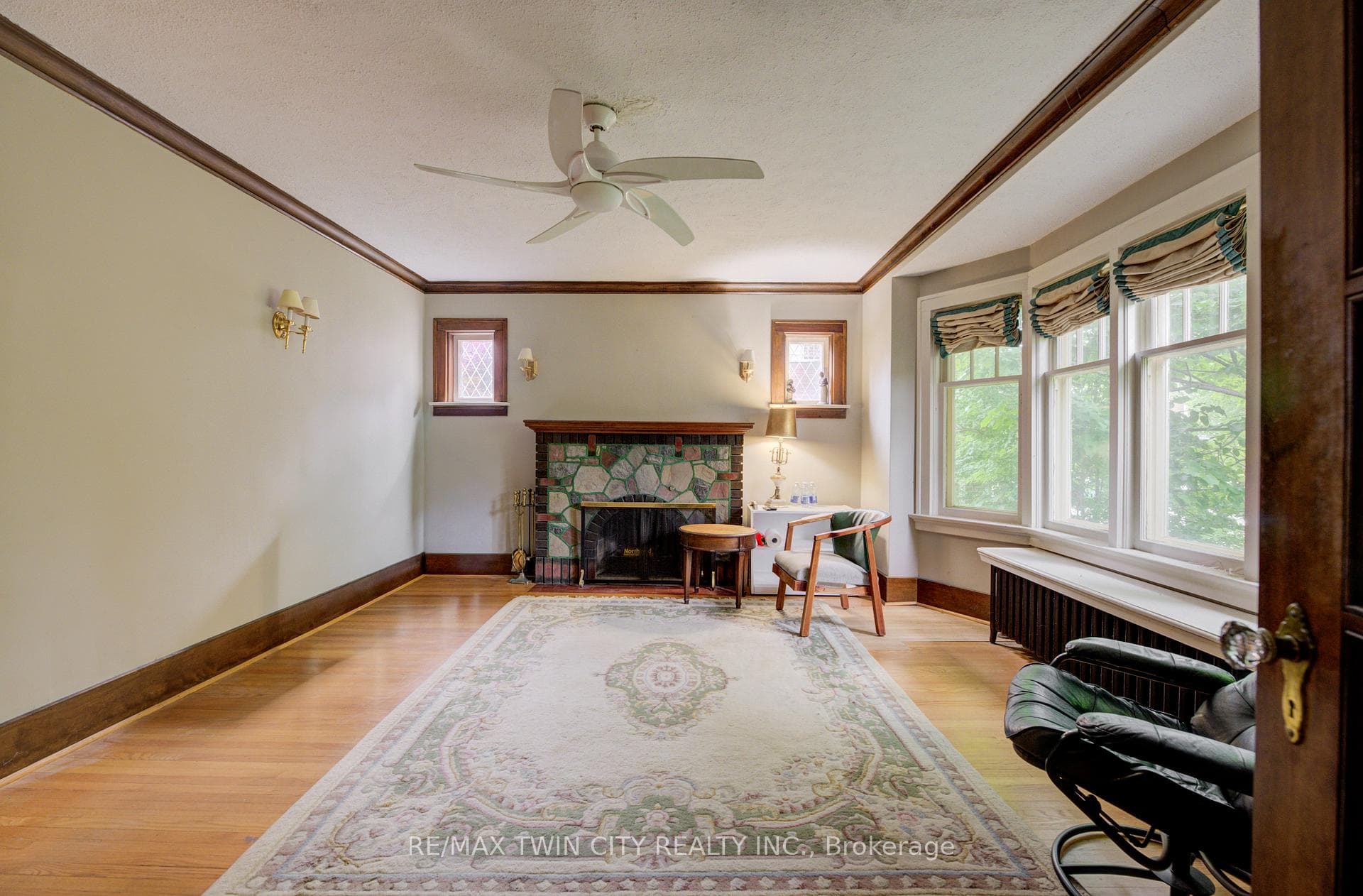 227 Lydia Street photo 4