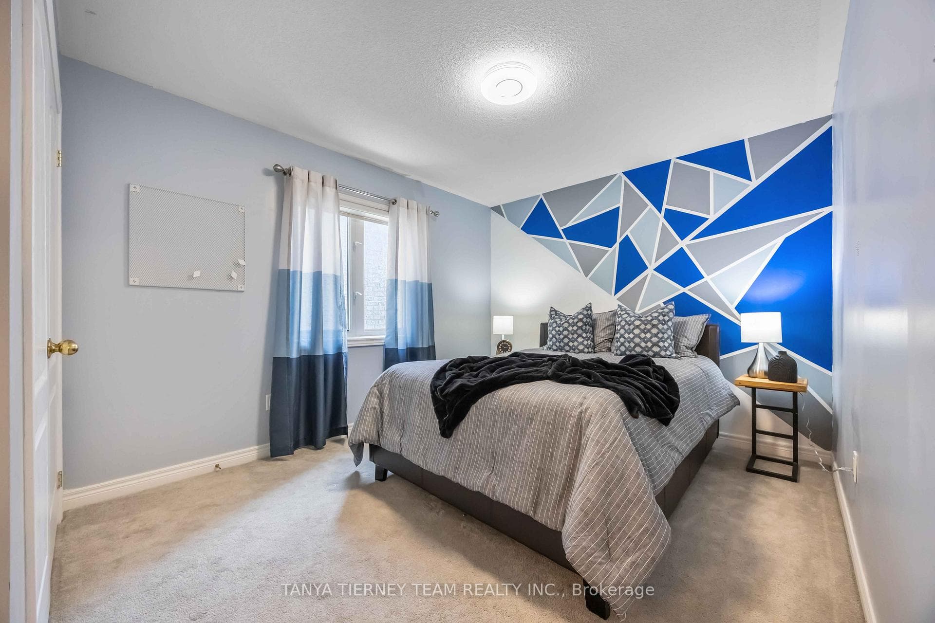 111 Braebrook Drive photo 34