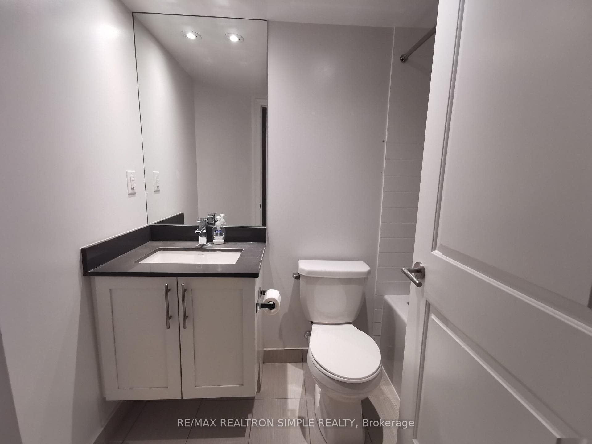 400 Adelaide Street Unit 1512 photo 5