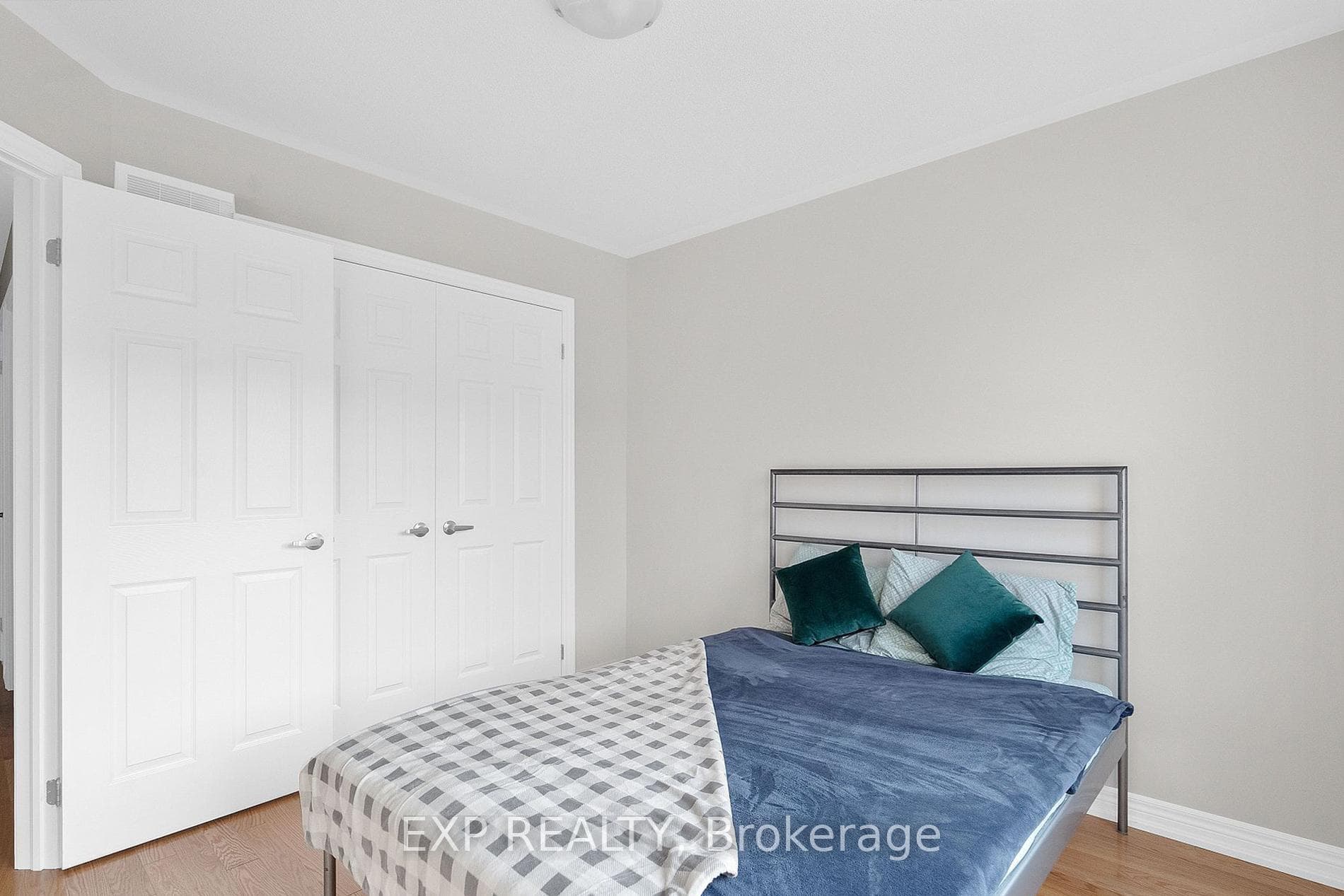 1037 Skyridge Boulevard photo 11
