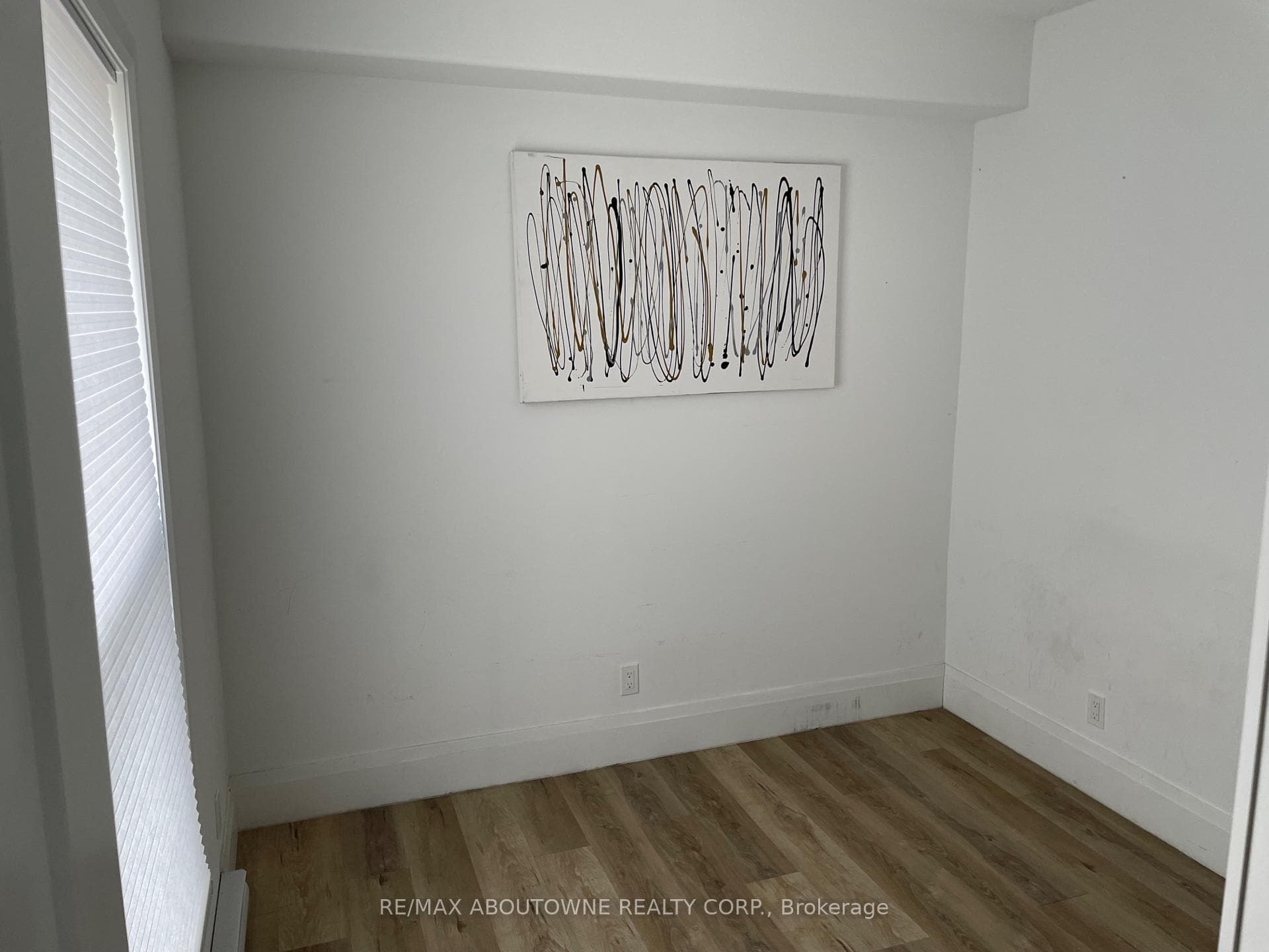 66 Wellington Street photo 6