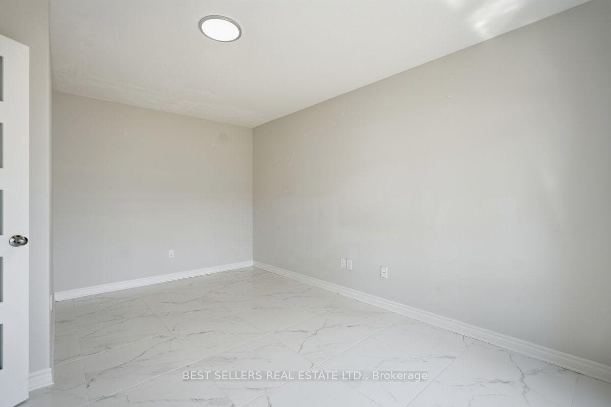 22 Weir Crescent photo 21