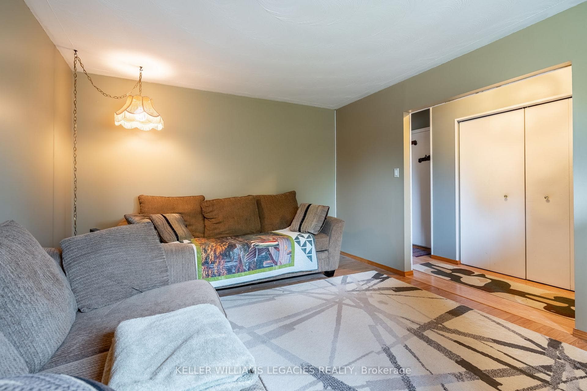 119 White Pine Crescent photo 7
