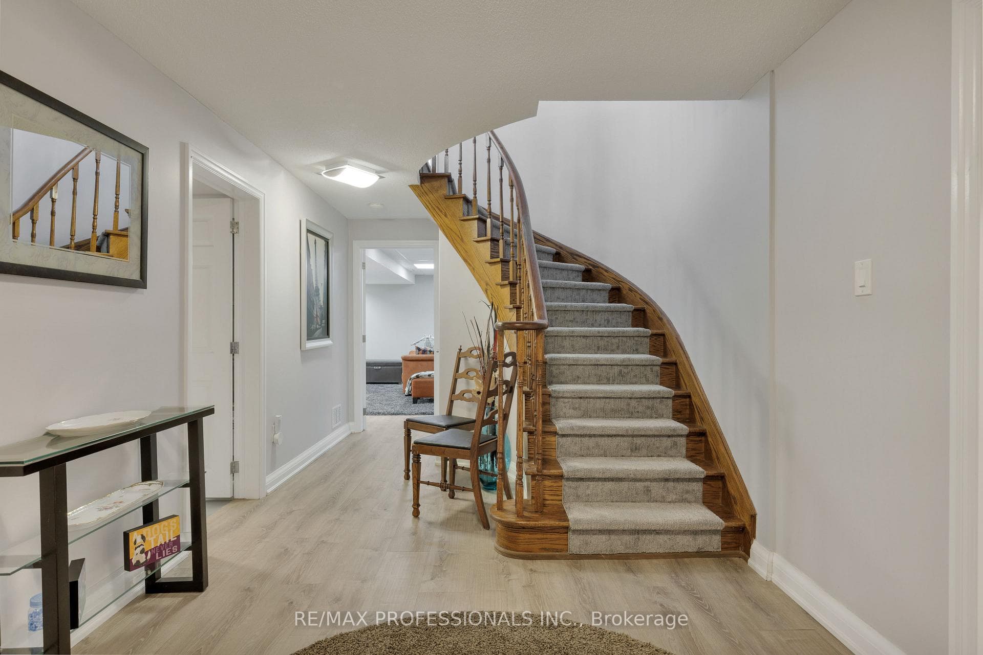 106 Rathburn Road photo 41