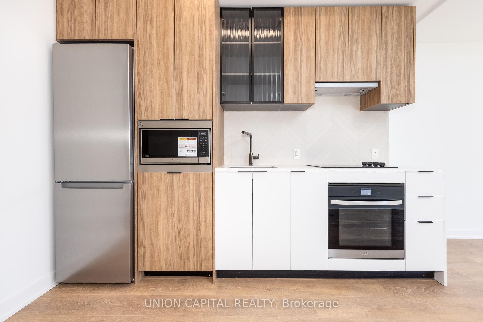 1037 THE QUEENSWAY N/A Unit 314 photo 8