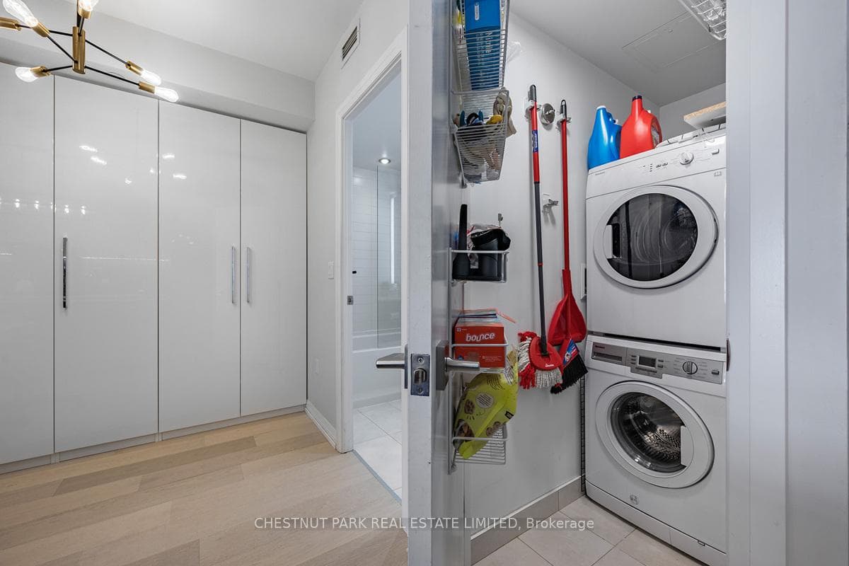 835 St. Clair Avenue Unit 304 photo 21