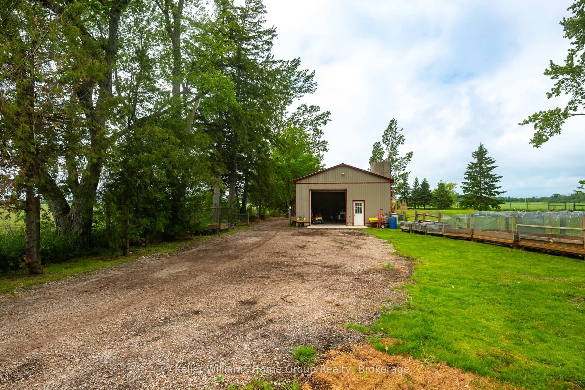 7866 Sideroad 18 Road photo 2