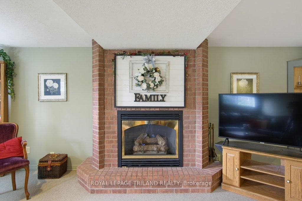 5 Warren Crescent photo 31
