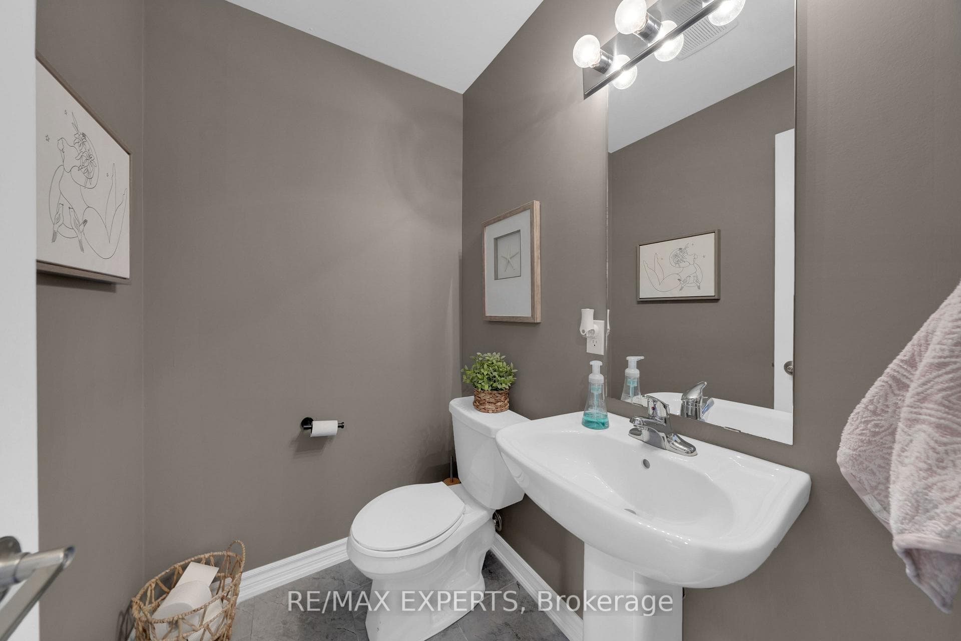 48 Andean Lane photo 3