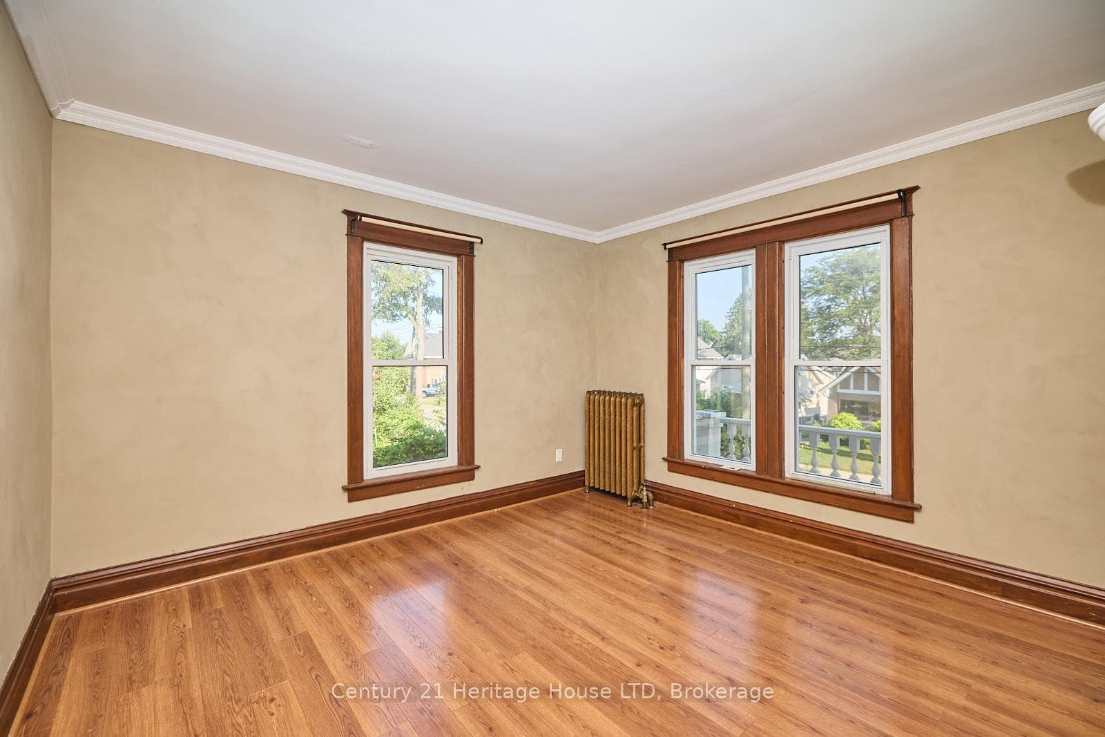 83 Maple Avenue photo 22