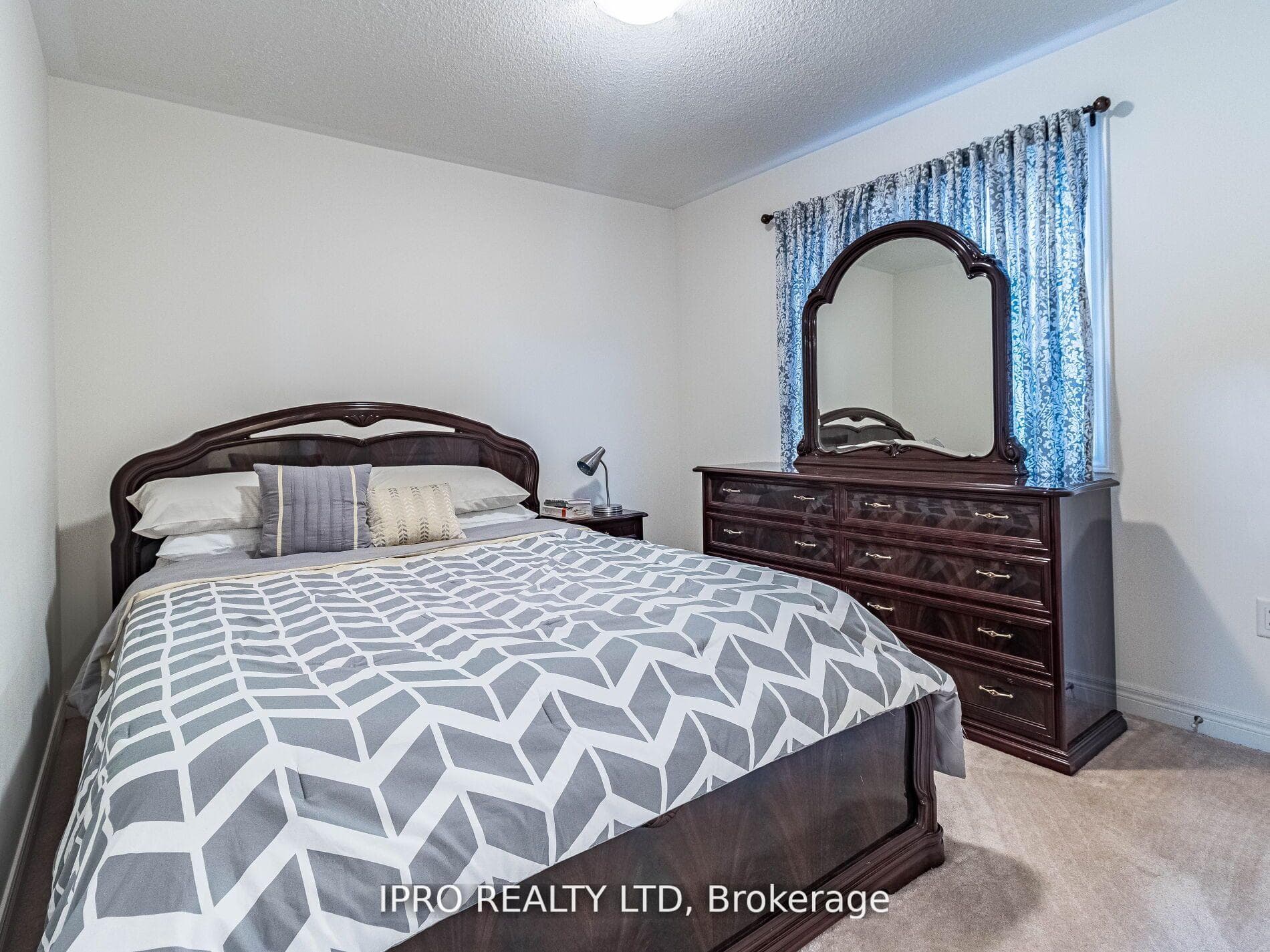 450 Summerlyn Trail photo 33