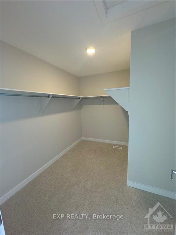 513 OLDENBURG Avenue photo 11