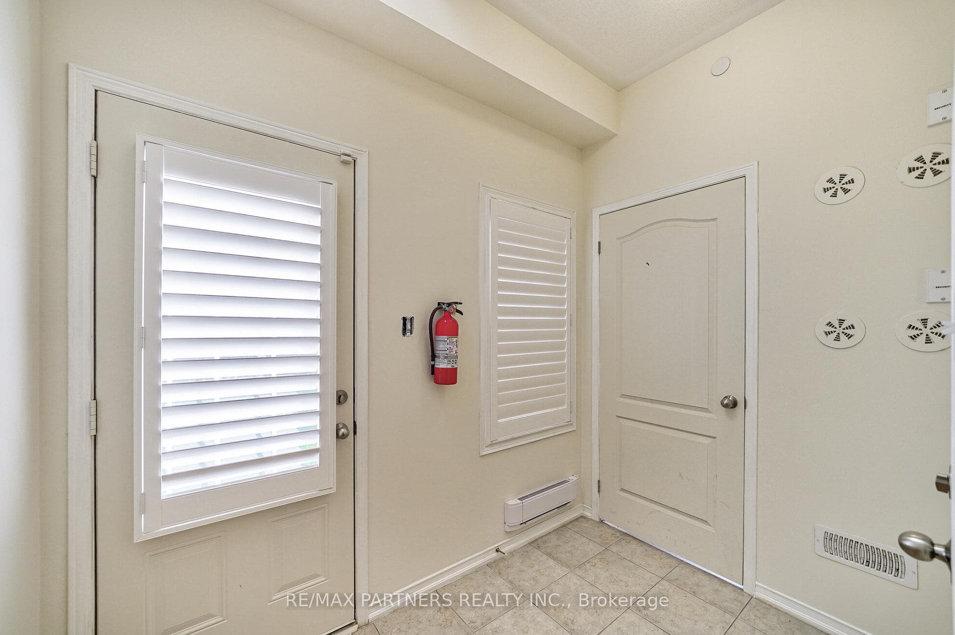 2615 Eaglesham Path photo 2