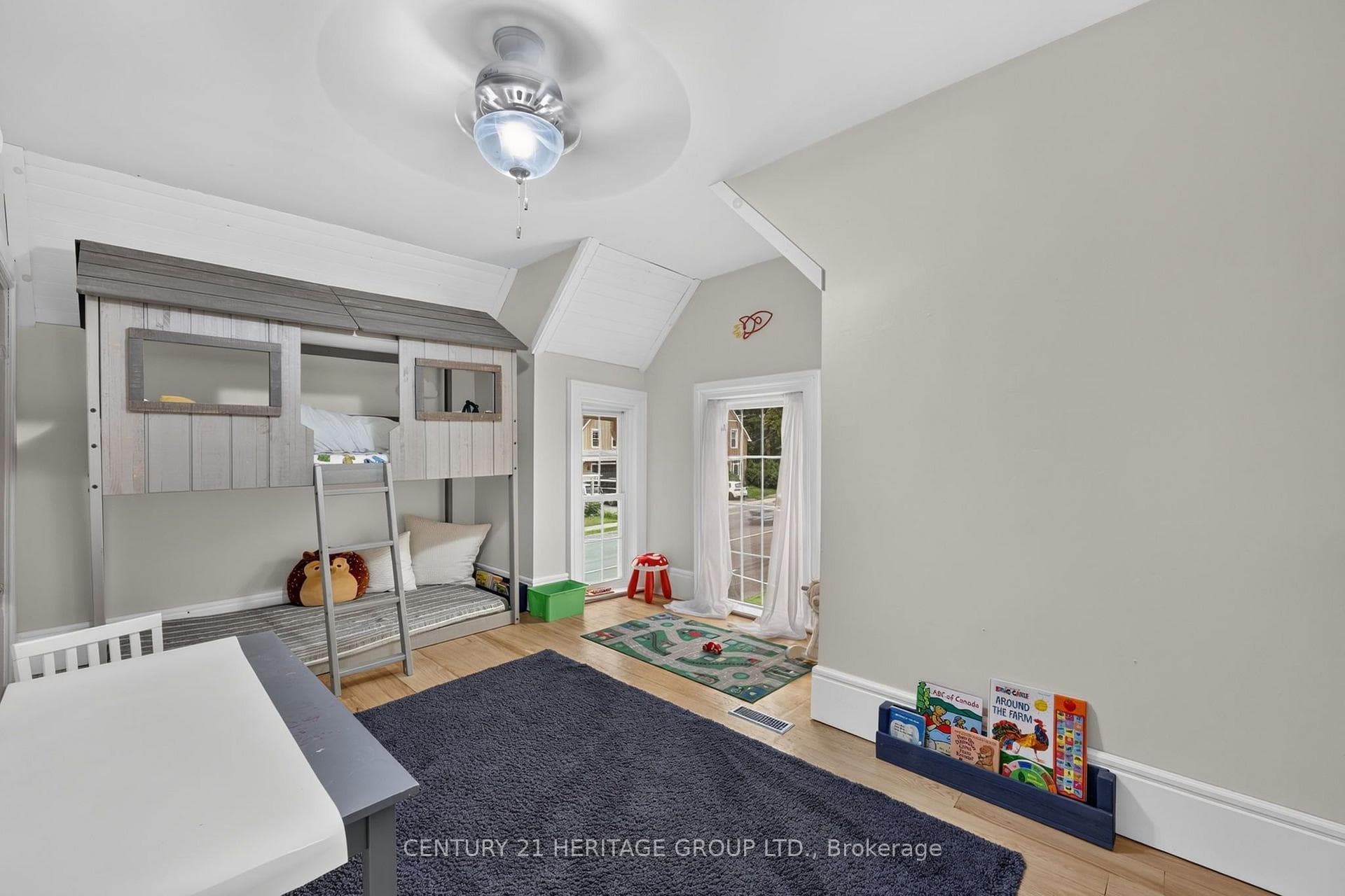 62 Queen Street photo 29