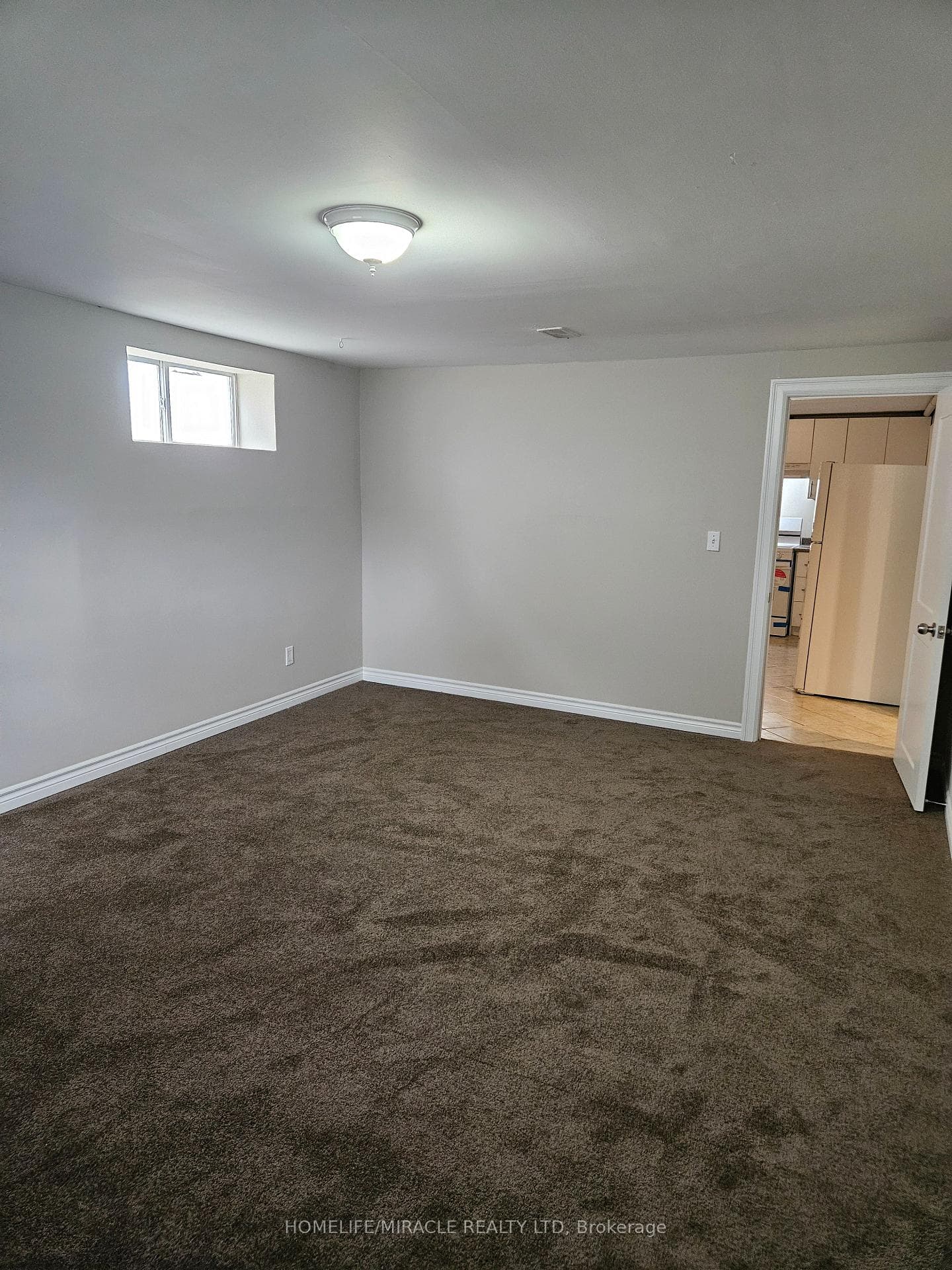 544 Gillmoss Road Unit Bsmt photo 9