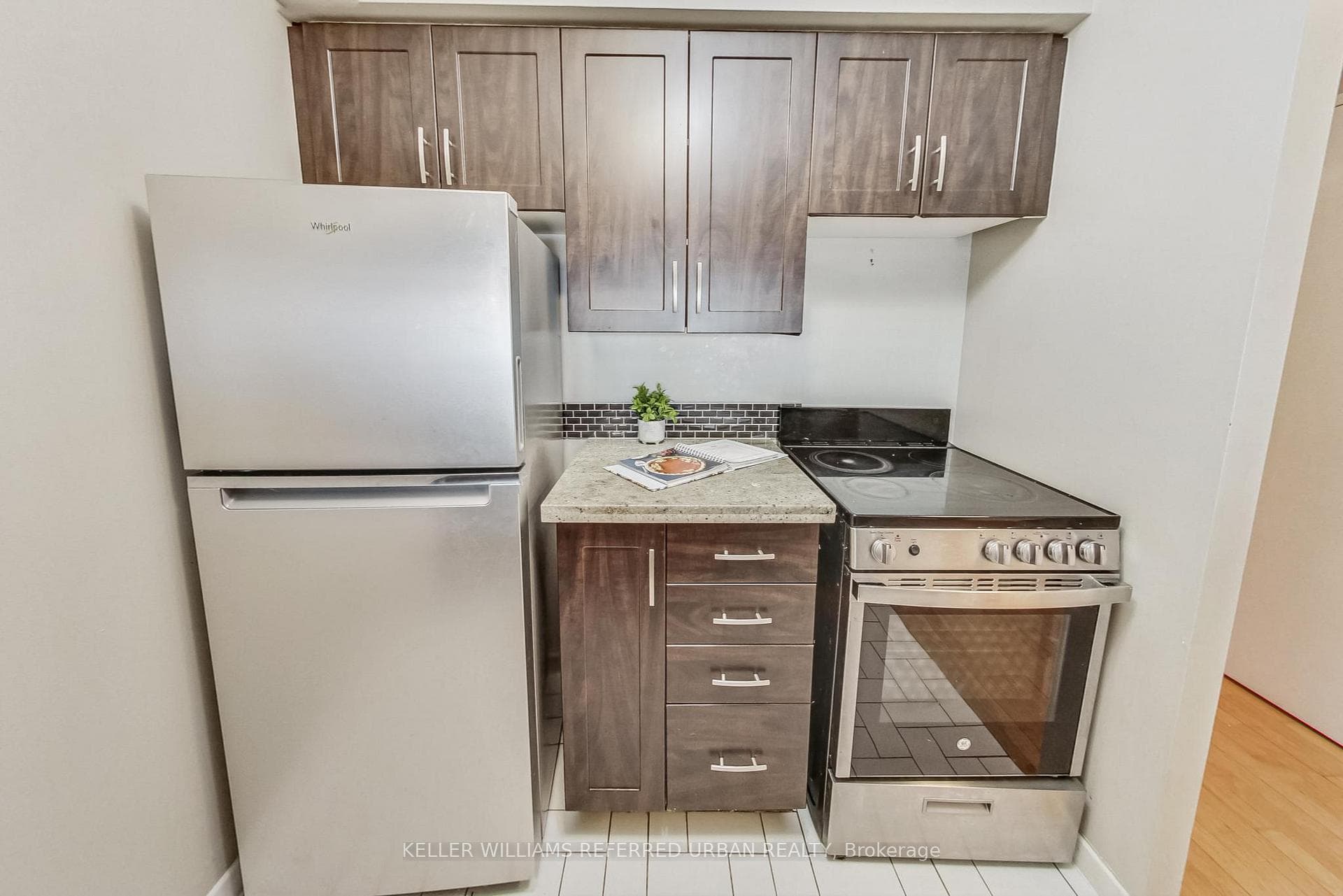 44 St Joseph Street Unit 802 photo 4
