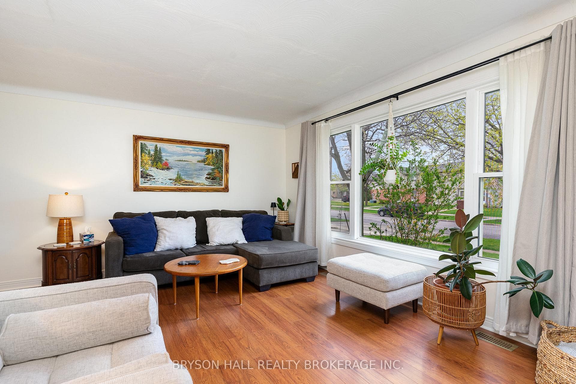 68 Dorchester Boulevard photo 3