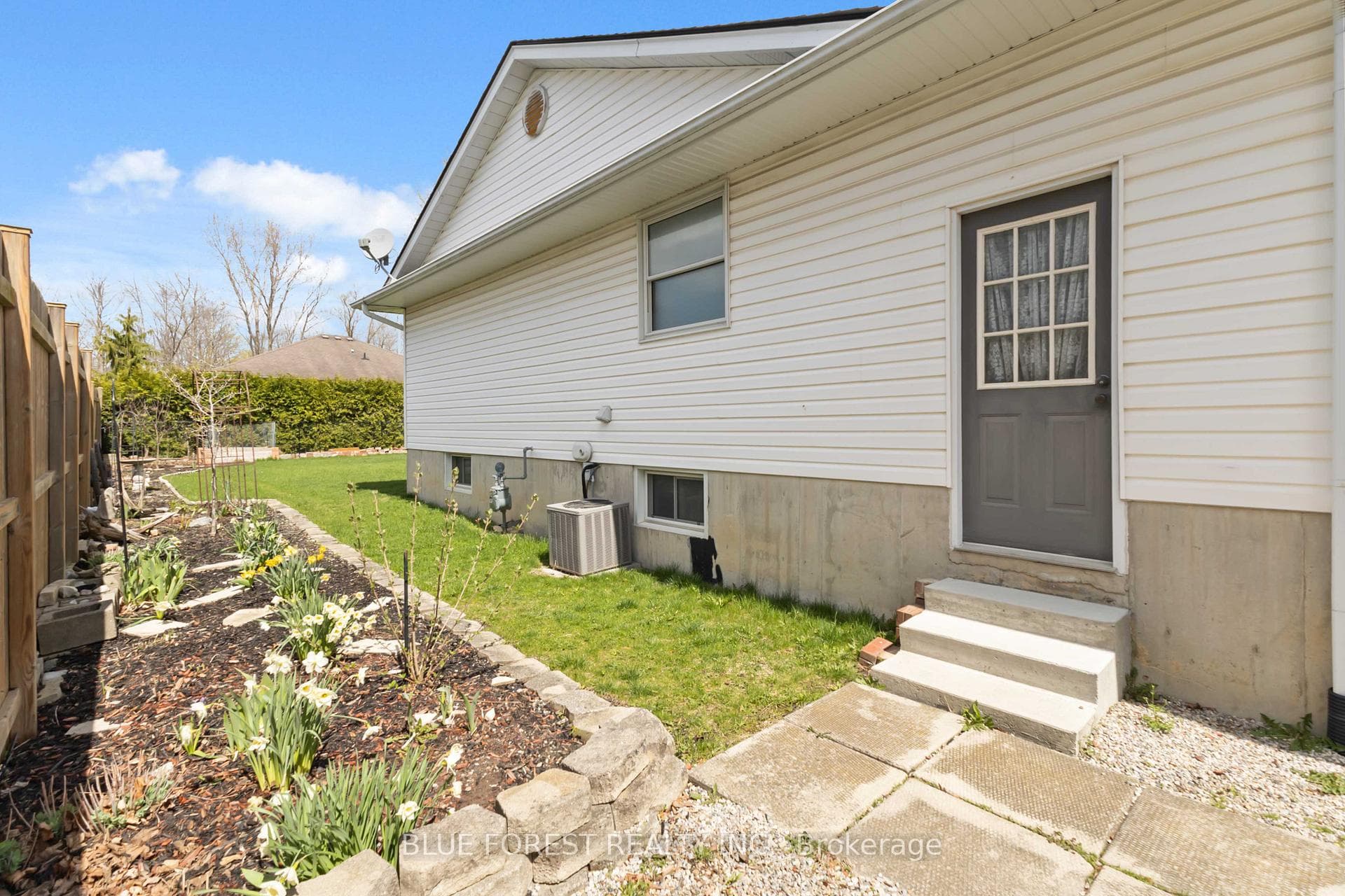213 Luton Road photo 35