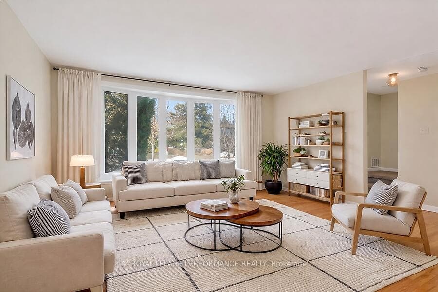 Virtually staged living/dining room