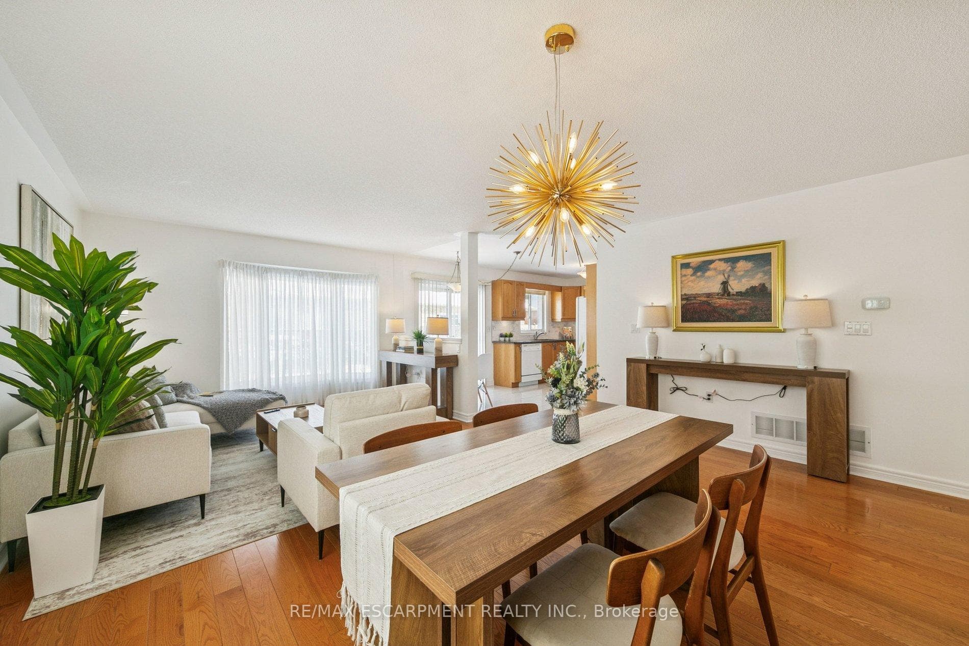Open concept bungalow living