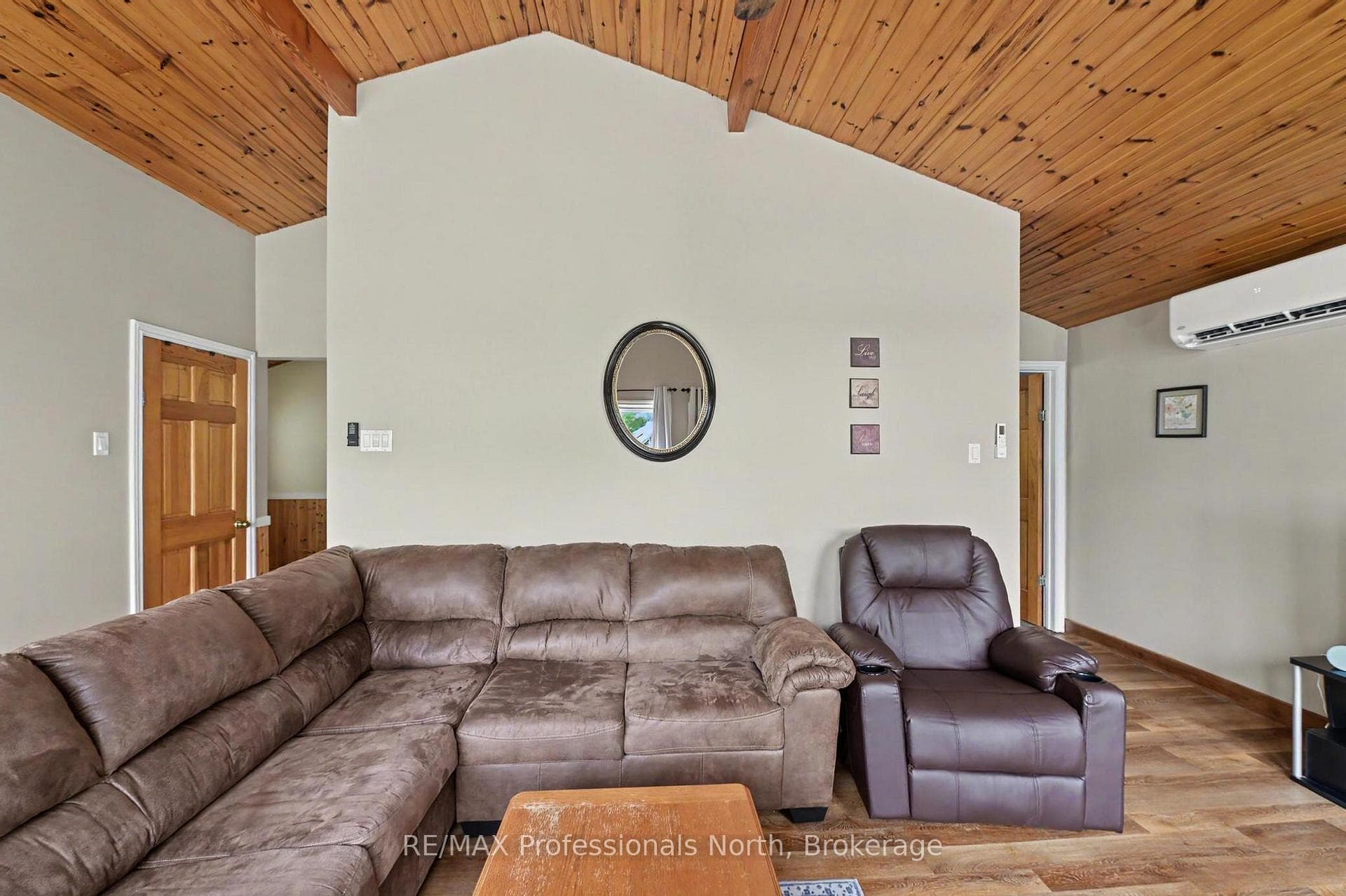1034 Ablett Court photo 12