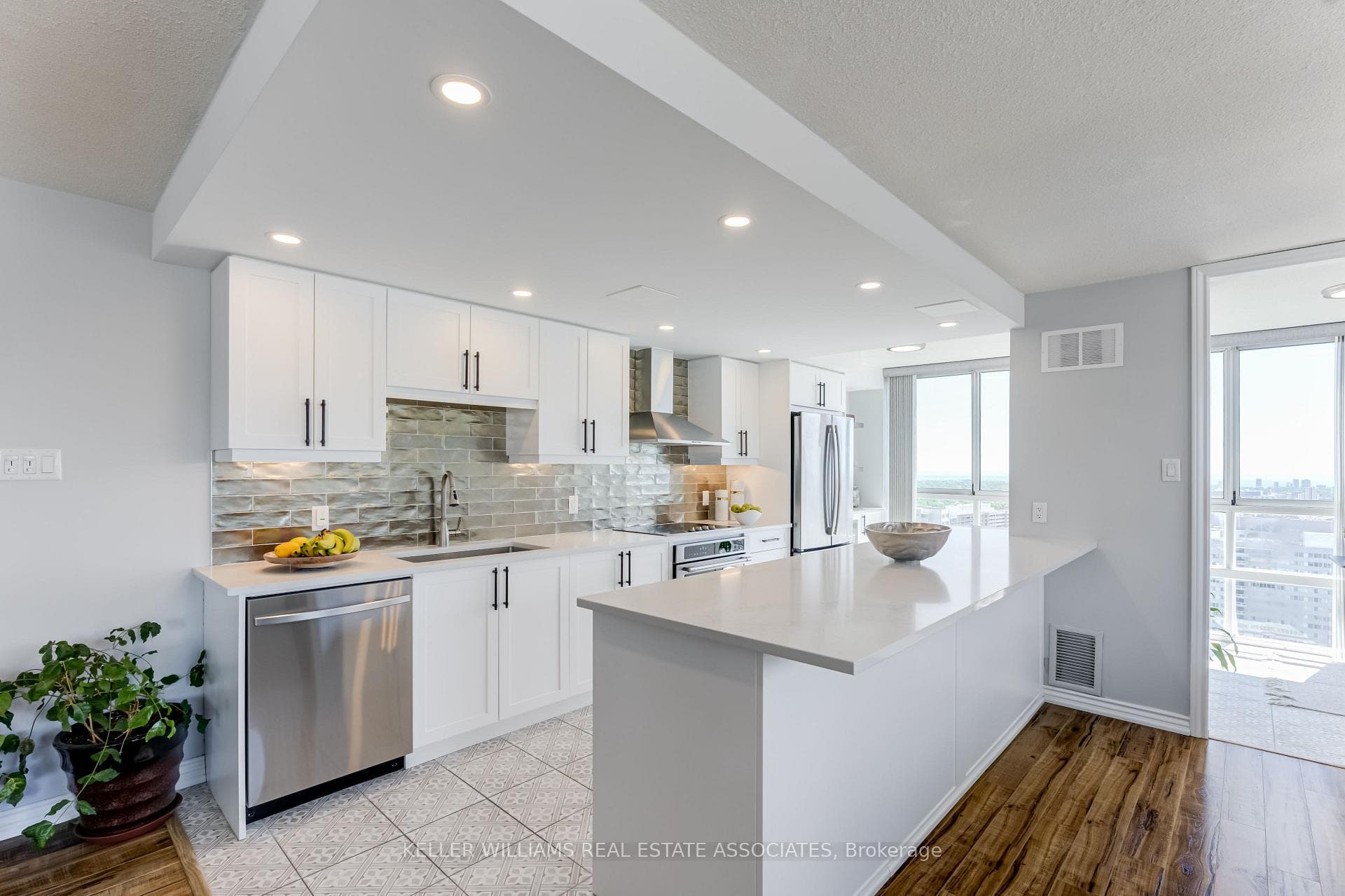 3650 Kaneff Crescent Unit 3003 photo 21